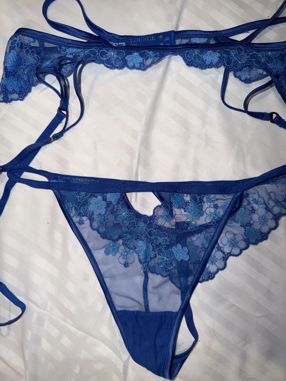 Lounge Tyra Floral Lingerie Set - Picture 4 of 4